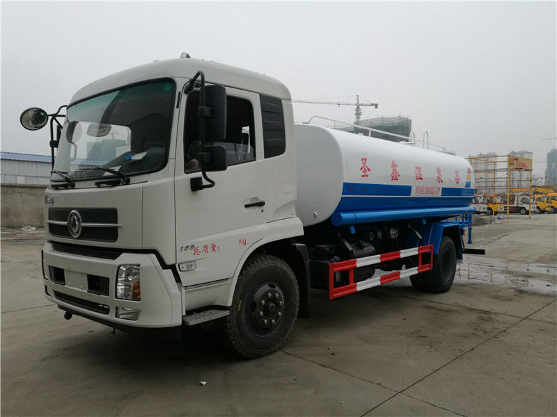 湖北盈通汽車福建藍(lán)牌福田抑塵車報價